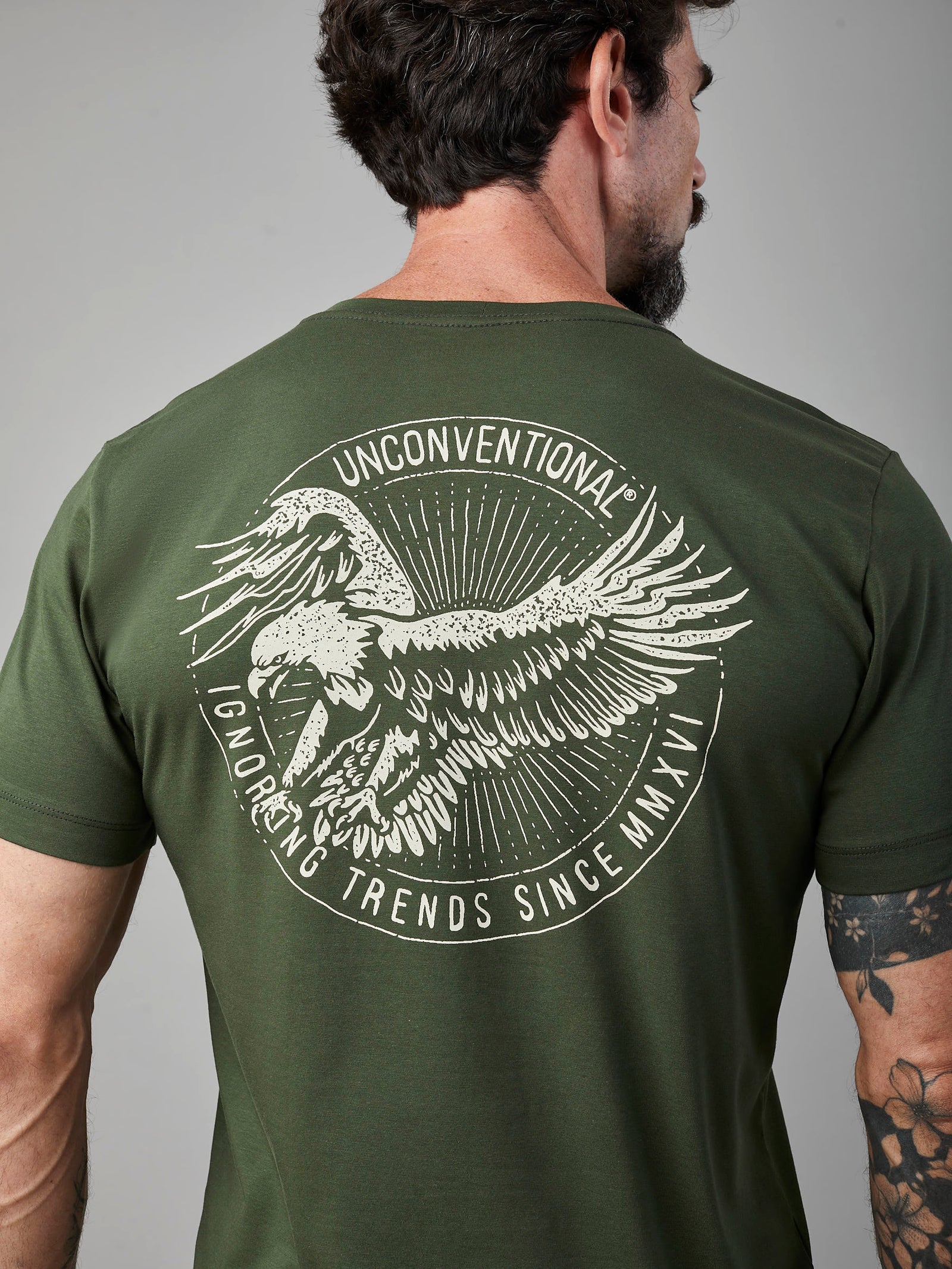 Camiseta Unconventional® Eagle Attack