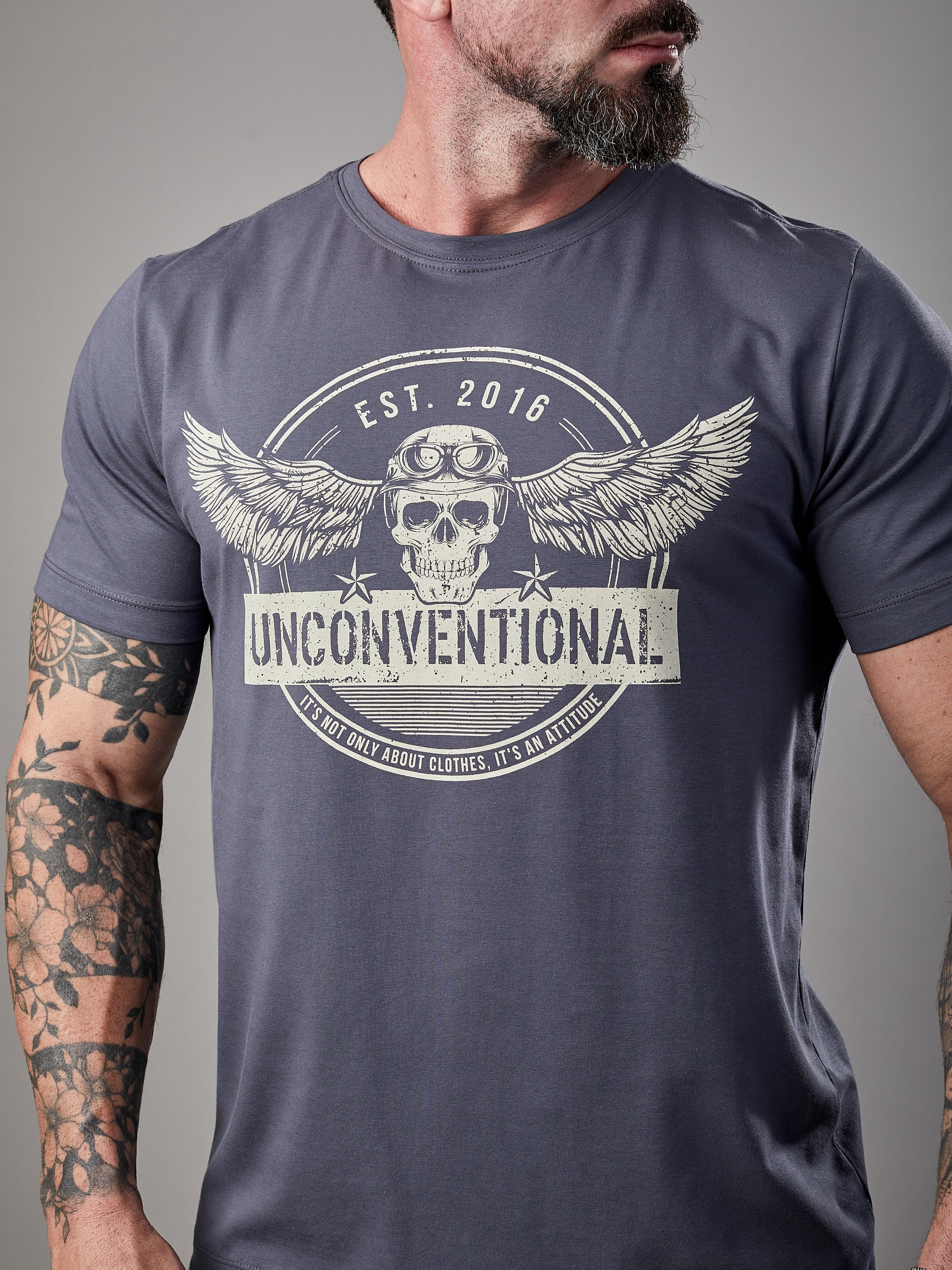 Camiseta Unconventional® Flying Skull em Algodão Egípcio
