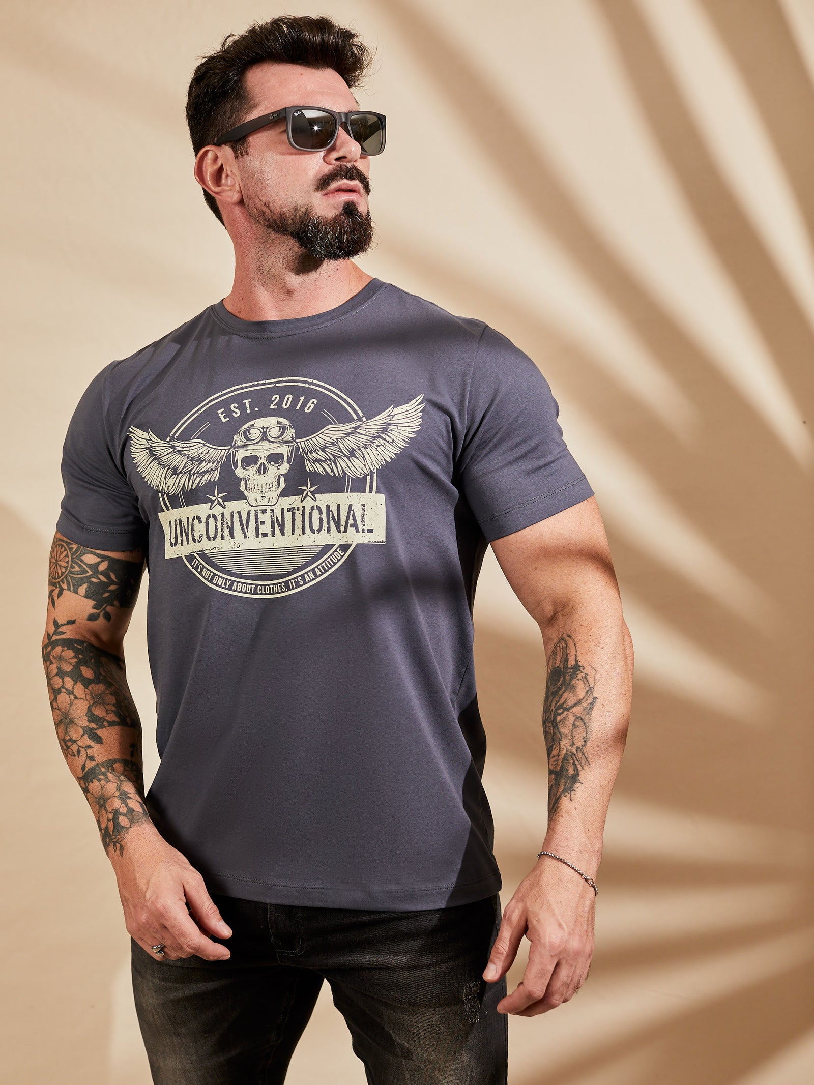 Camiseta Unconventional® Flying Skull em Algodão Egípcio