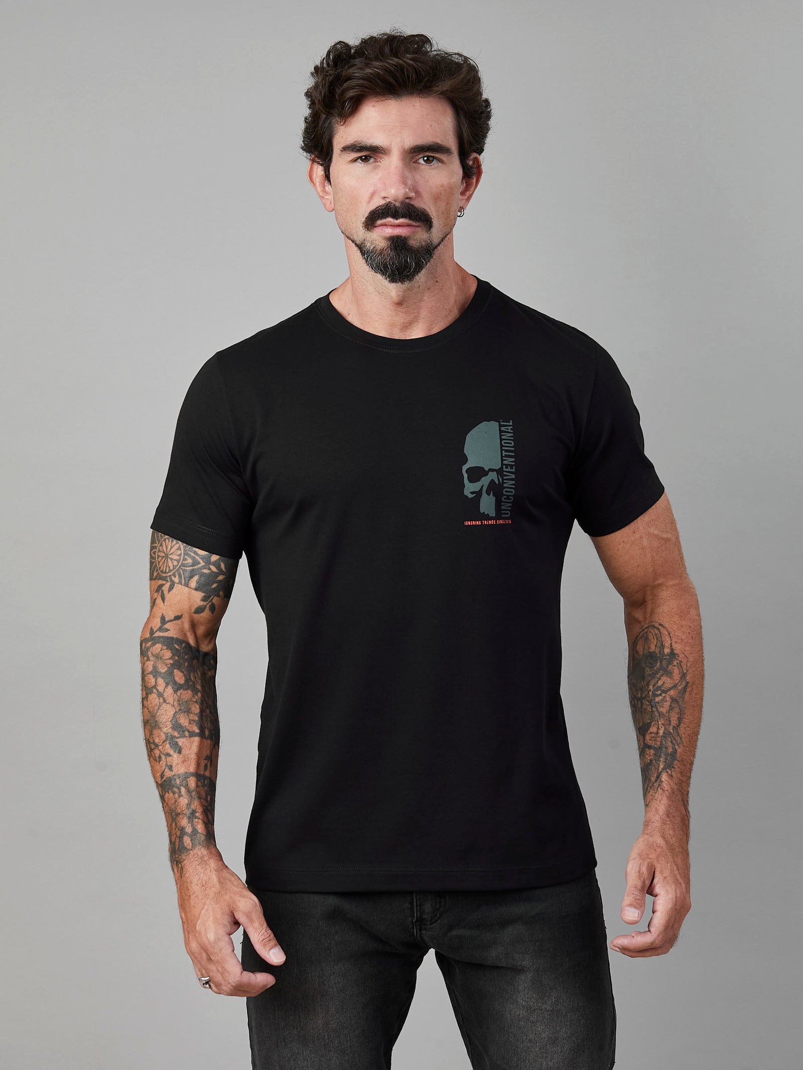 Camiseta Unconventional® Half Face Skull