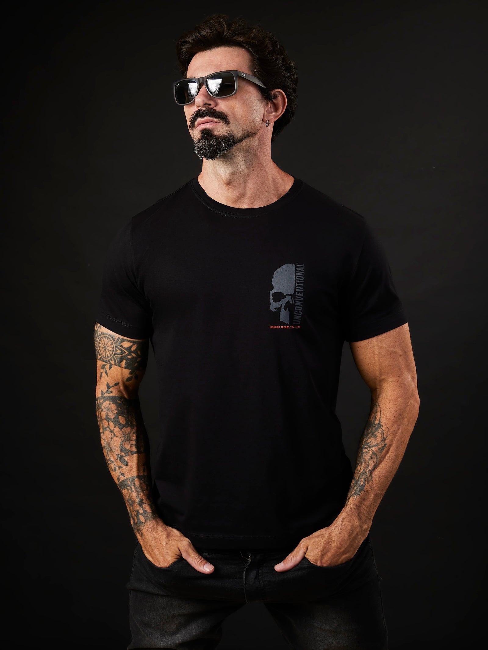 Camiseta Unconventional® Half Face Skull