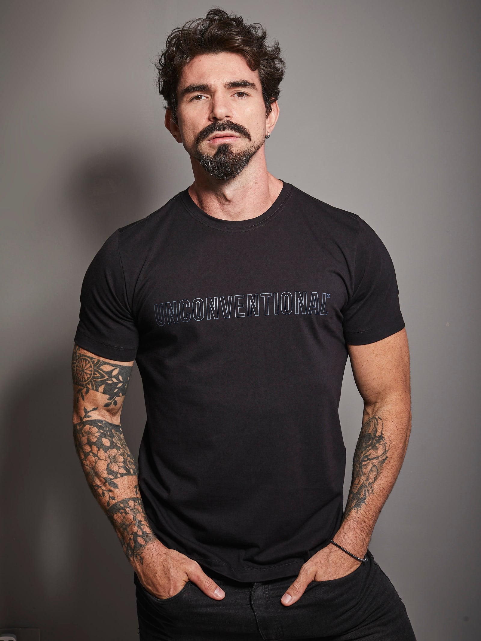 Camiseta Unconventional® Logo