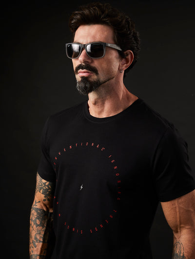 Camiseta Unconventional® Typo Circle