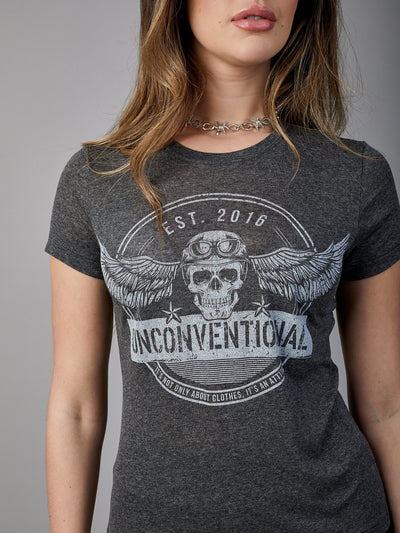 T-shirt Unconventional Flying Skull