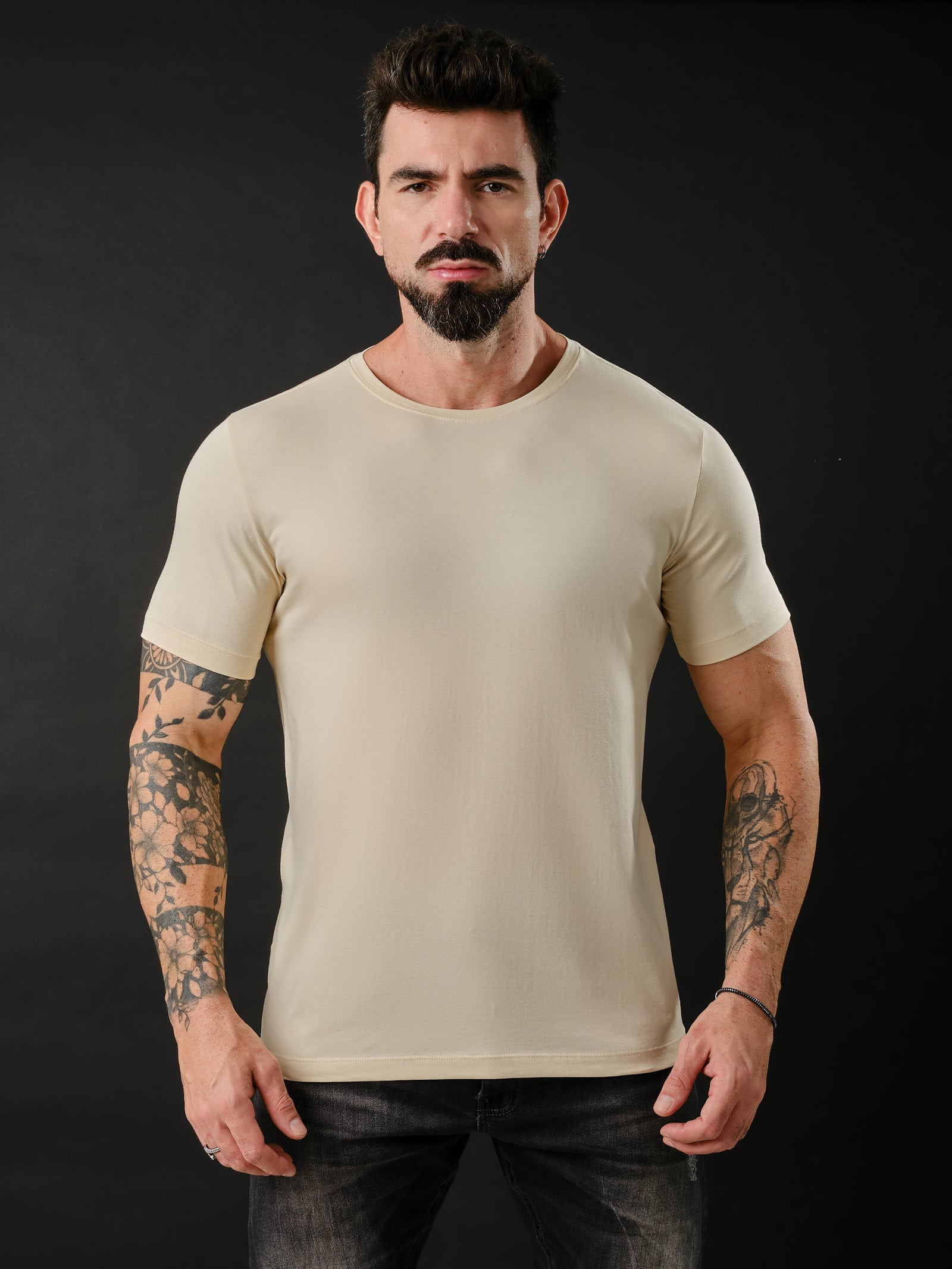 Camiseta Essentials - Creme