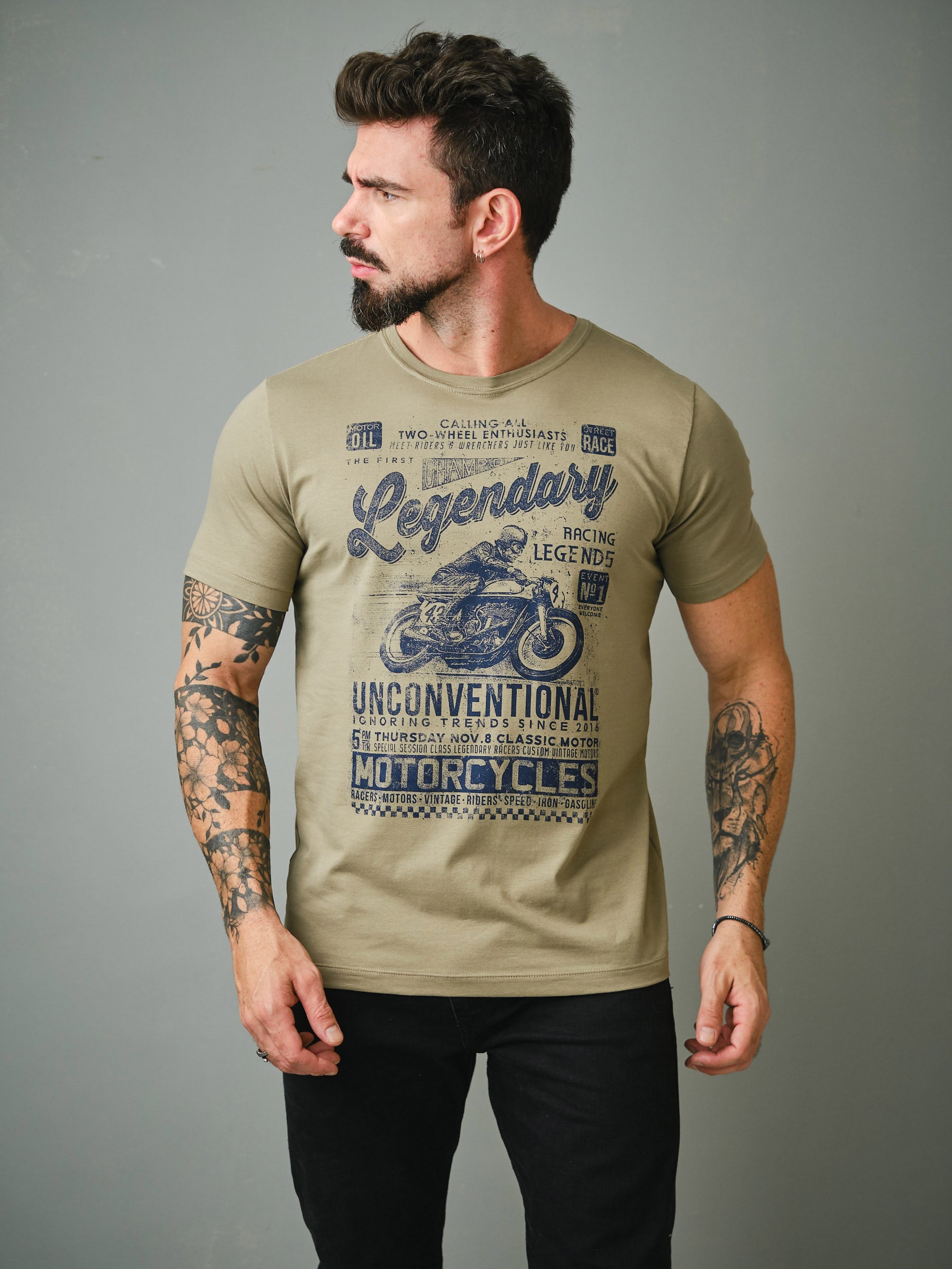 Camiseta Unconventional® Racing Legends em Algodão Egípcio