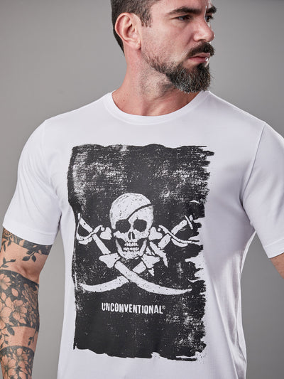 Camiseta Unconventional® Pirate Flag em Algodão Egípcio