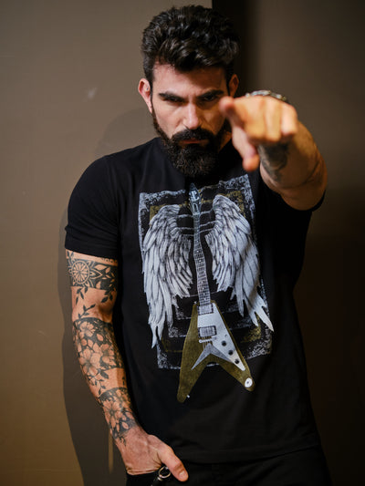 Camiseta Unconventional® Flying V em algodão egípcio preto